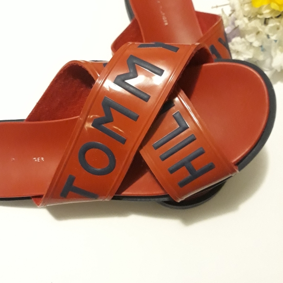 tommy hilfiger sonyah slides